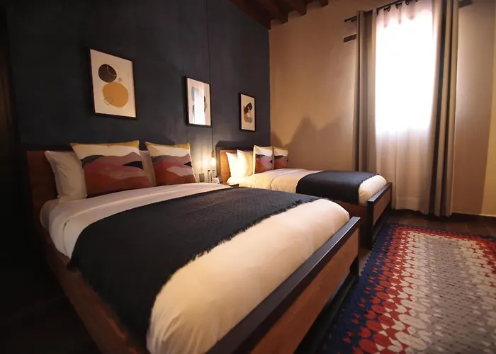 Antigua Trece Hotel Fusión