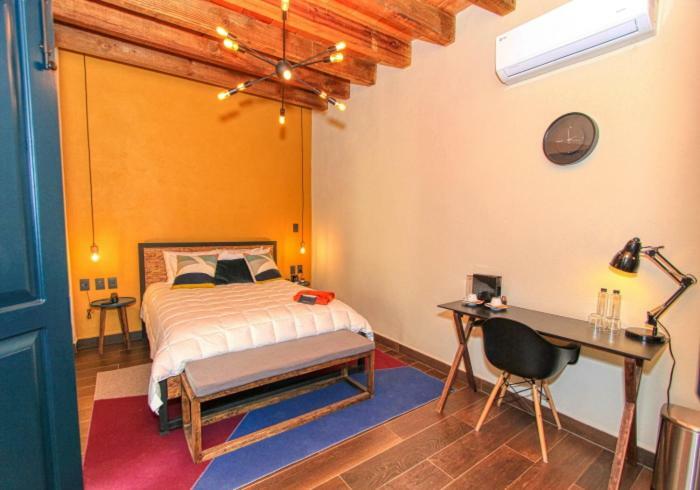 Antigua Trece Fusión Hotel 3*